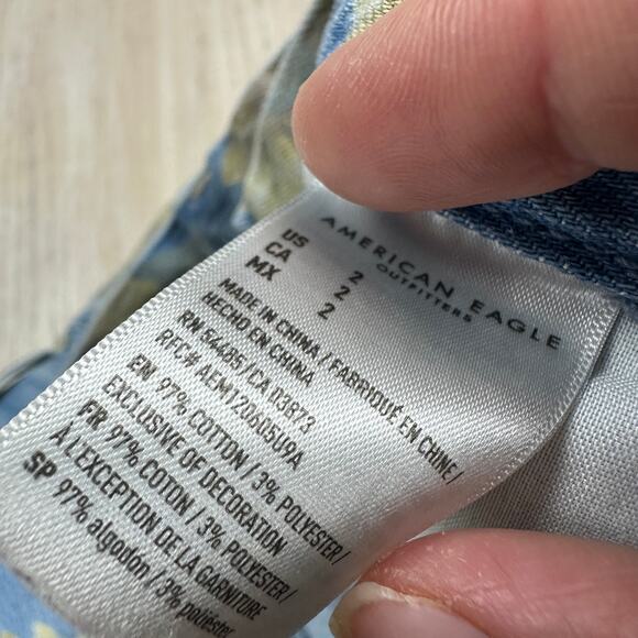 American Eagle Sunflower Floral Patterned Print Curvy Mom Denim Jean Shorts 2 - Picture 10 of 14